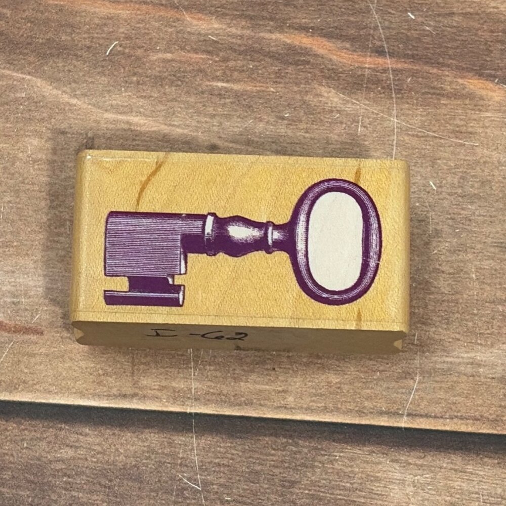 RUBBER STAMPEDE A2529C NOSTALGIC KEY WOOD MOUNTED RUBBER STAMP FRAME